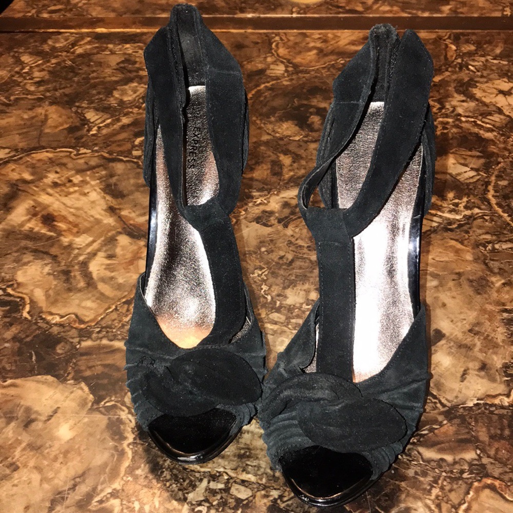GUC Black peep toe suede Express black heels Sz9